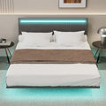 Struttura letto a piattaforma flottante Full/Queen con rivestimento in velluto e testiera trapuntata a canali