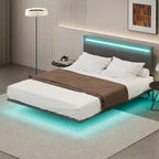 Struttura letto a piattaforma flottante Full/Queen con rivestimento in velluto e testiera trapuntata a canali