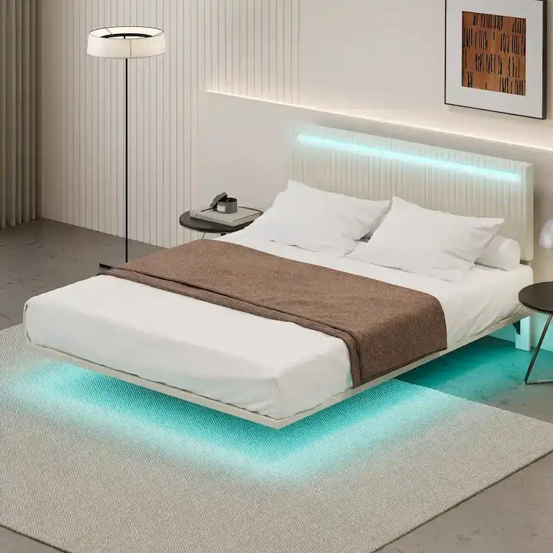 Struttura letto a piattaforma flottante Full/Queen con rivestimento in velluto e testiera trapuntata a canali