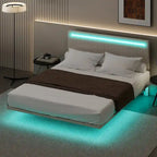 Struttura letto a piattaforma flottante Full/Queen con rivestimento in velluto e testiera trapuntata a canali