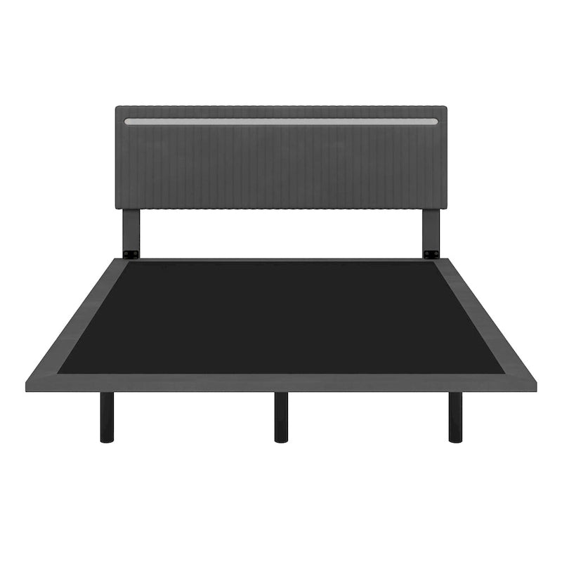 Struttura letto a piattaforma flottante Full/Queen con rivestimento in velluto e testiera trapuntata a canali