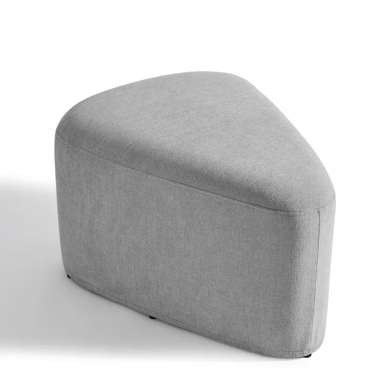 Pouf imbottito triangolare
