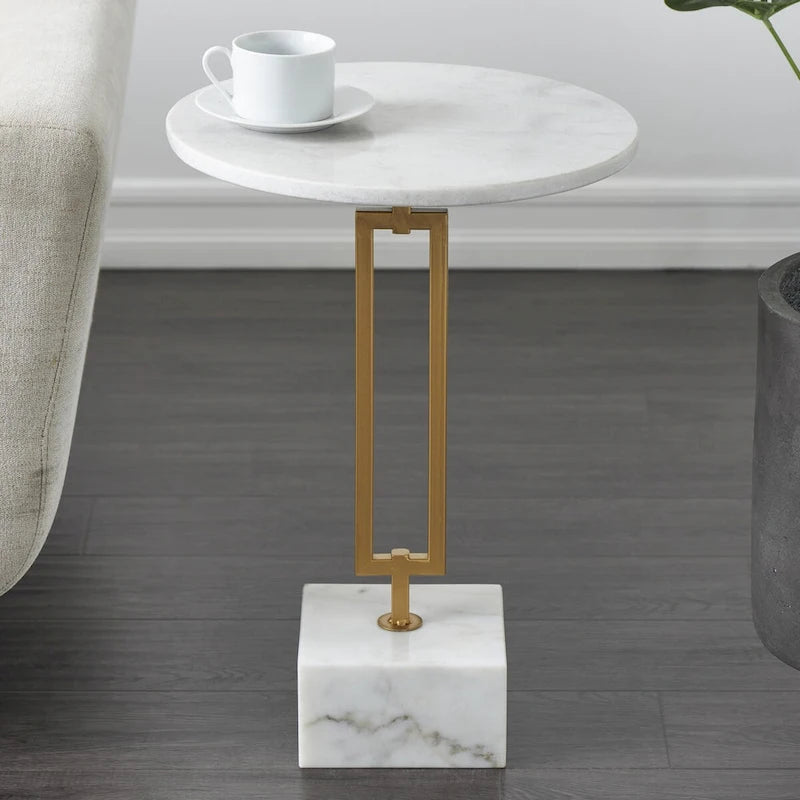 Tavolino d'appoggio in marmo geometrico con supporto in metallo dorato - Bianco